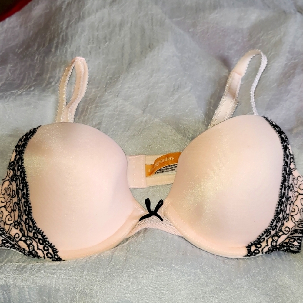 GILLIAN & O'MALLEY PINK AND BLACK LACE BRA 34A